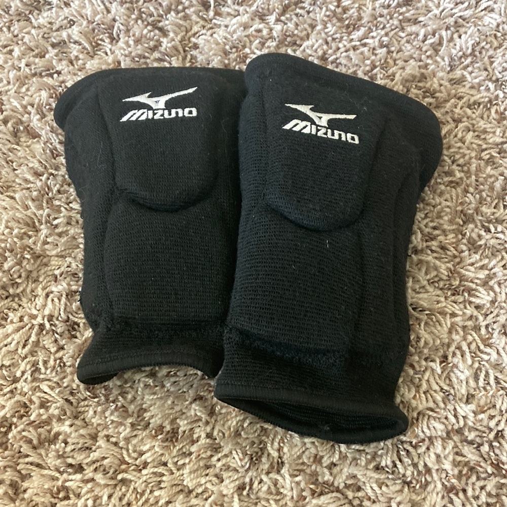 Volleyball knee pads